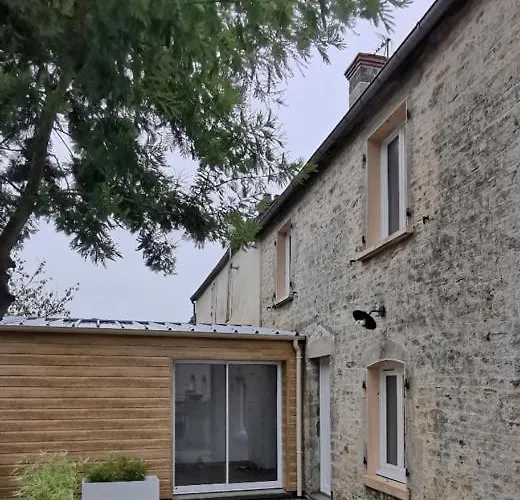 La Nuit Des Heros Holiday home Sainte-Mere-Eglise